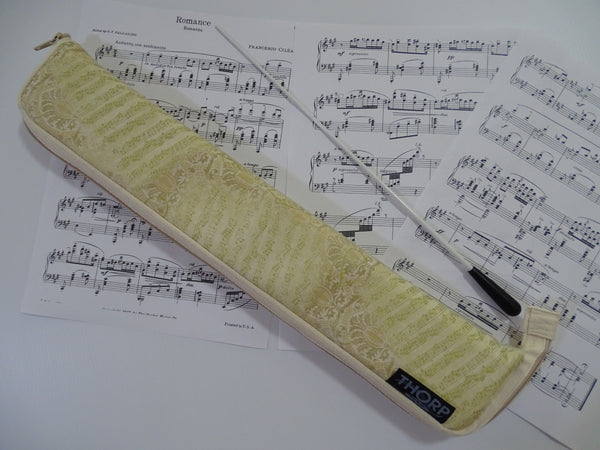 Baton Case, Romanza.
